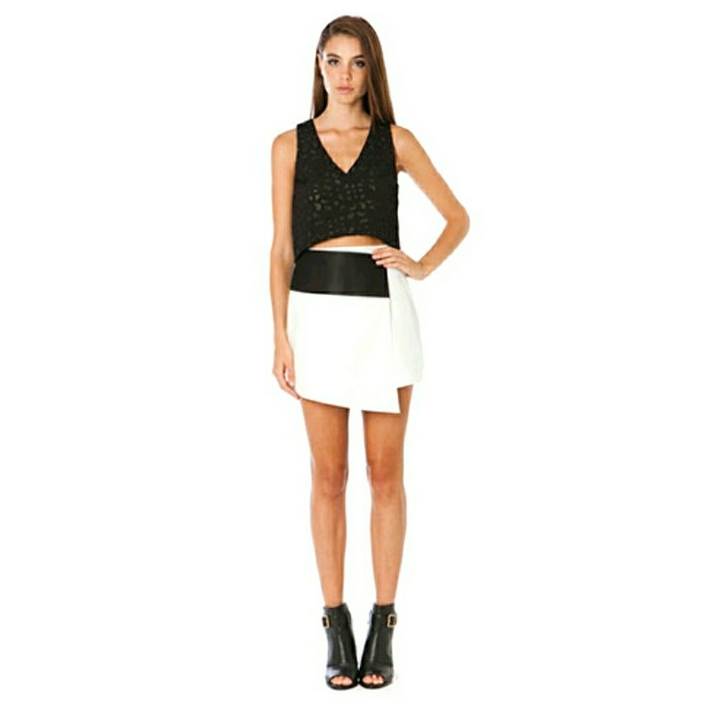 🌟2X HP🌟BOUTIQUE-ELLIATT W & B ASYML MINI SKIRT - Picture 2 of 8